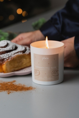 Cinnamon Roll Glow candle